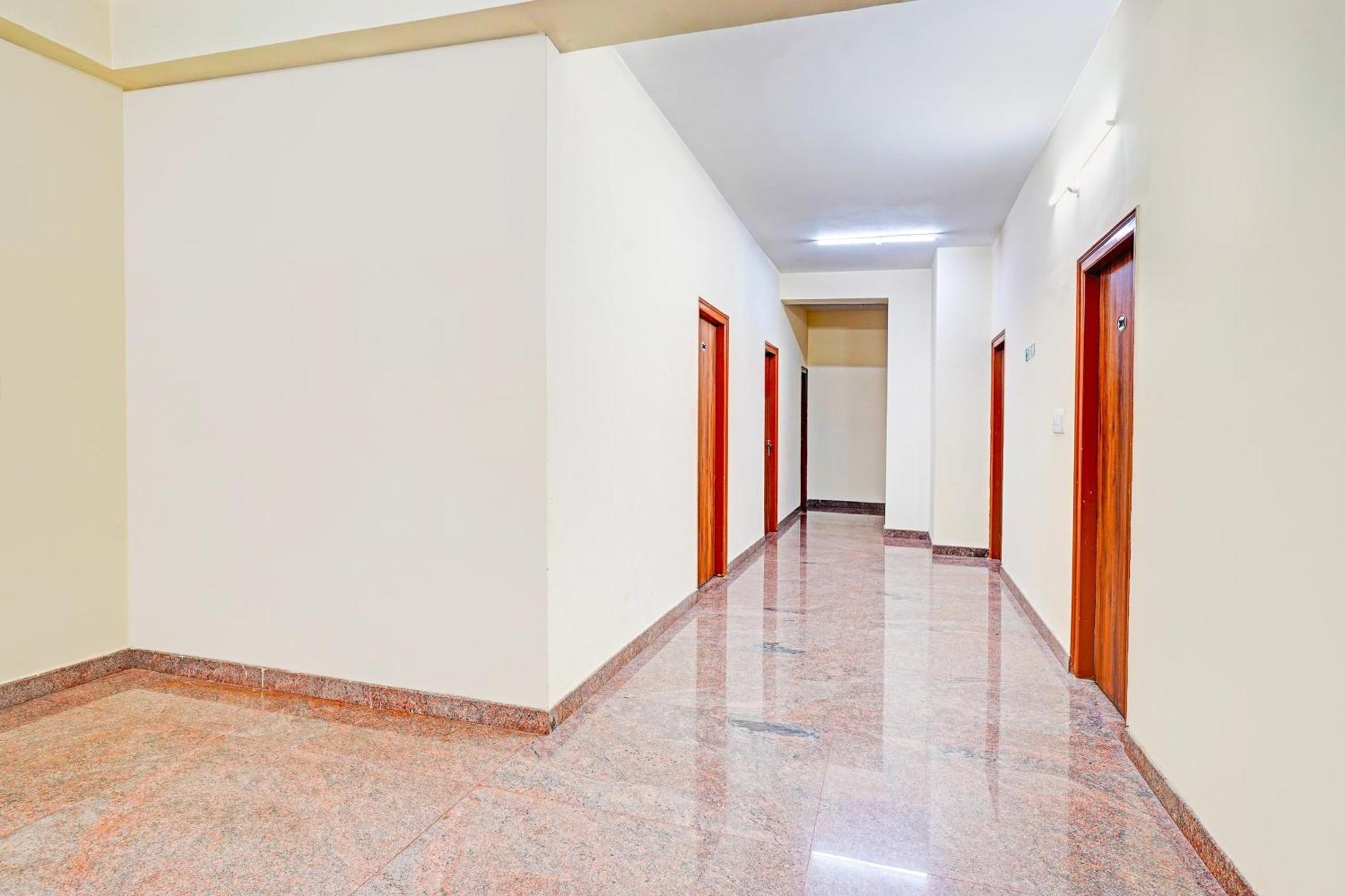 Super Hotel O Srigandhakavalu Formerly Chamundeshwari Lodging Jalahalli Екстер'єр фото